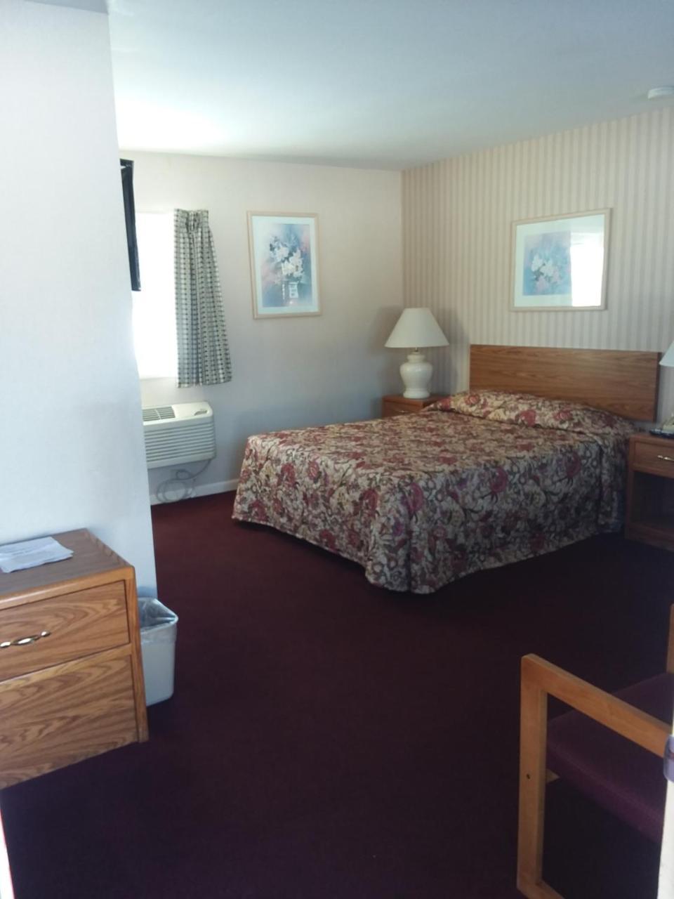 Budget Host Inn - Manistique Buitenkant foto
