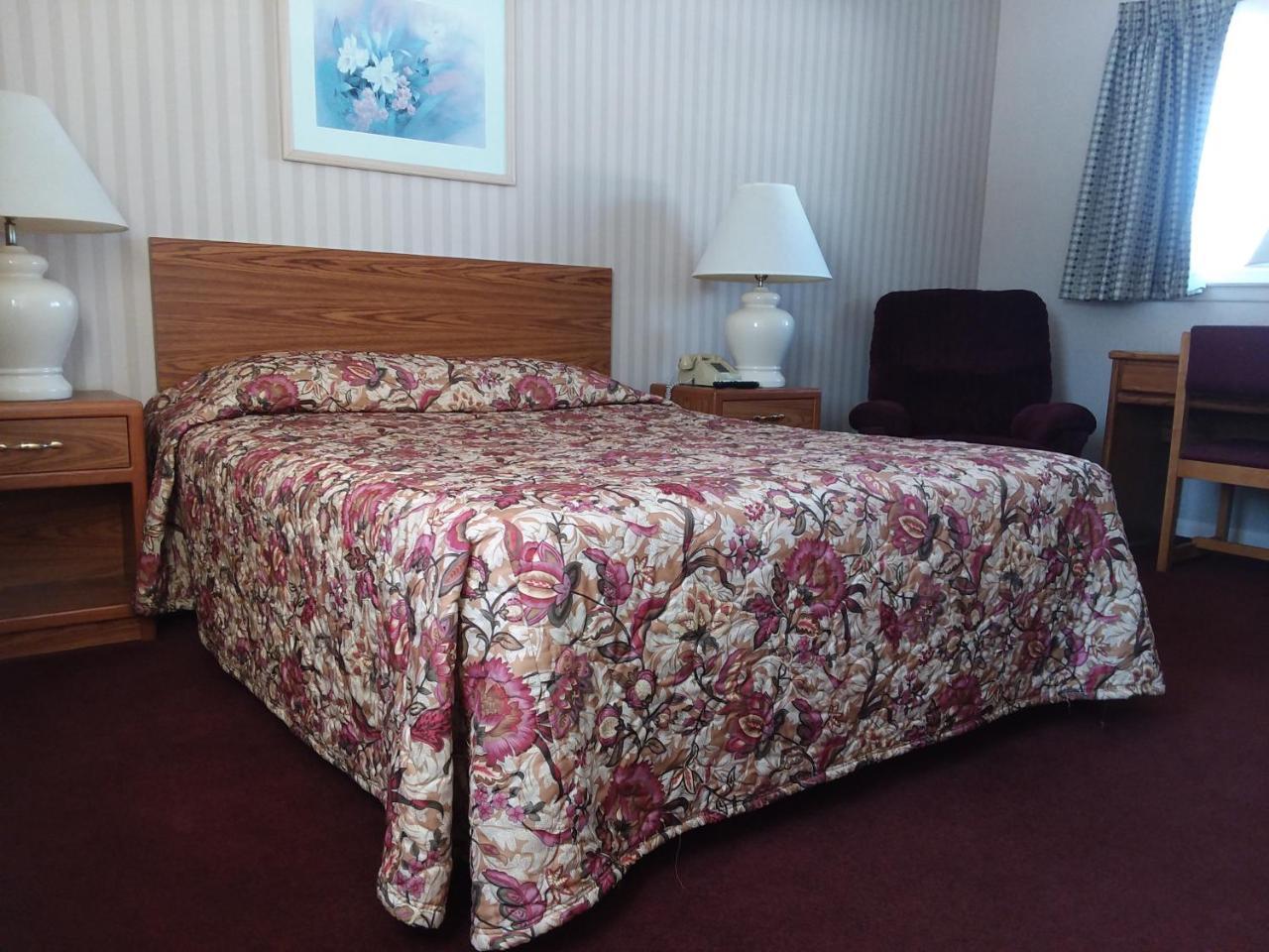 Budget Host Inn - Manistique Buitenkant foto